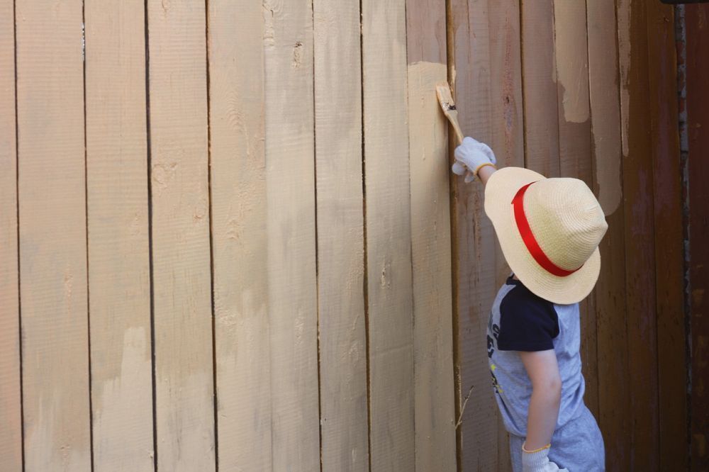 How to Stain a Wood Fence