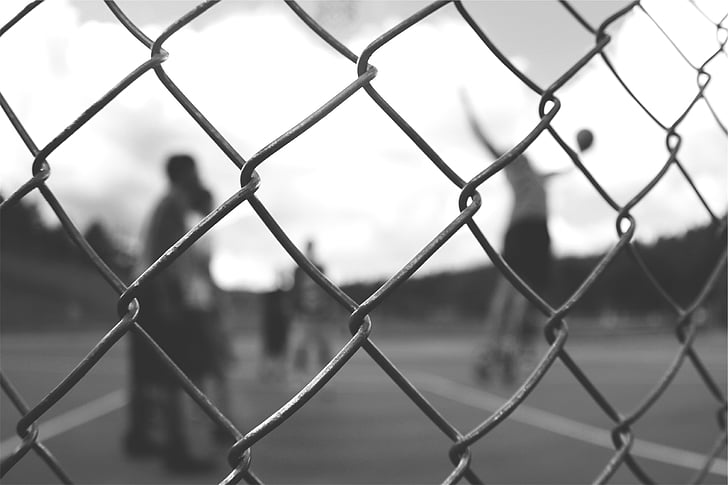 What Are the Disadvantages of Chain Link Fence?